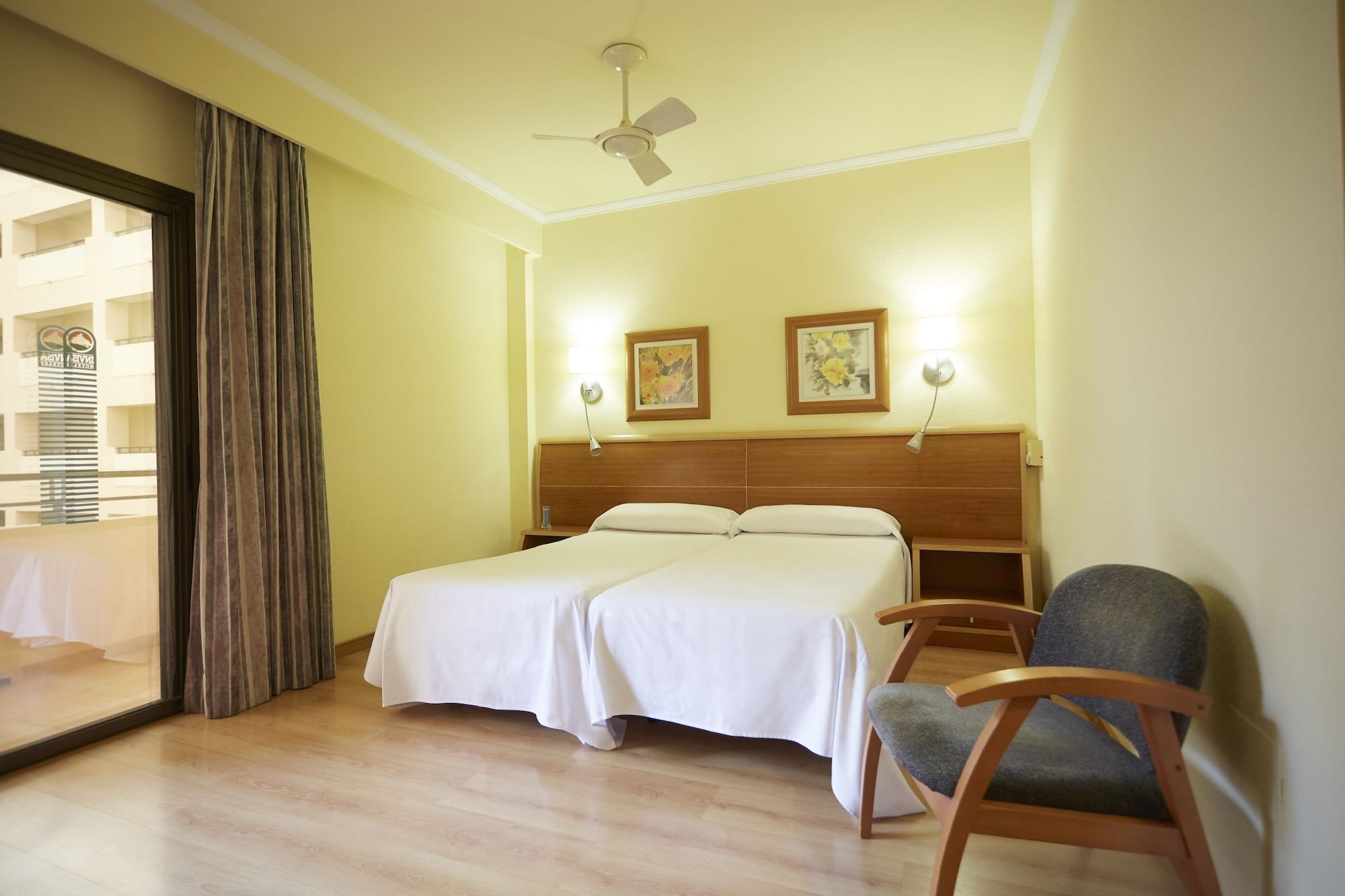 Invisa Hotel La Cala (Adults Only) Santa Eularia des Riu Ngoại thất bức ảnh