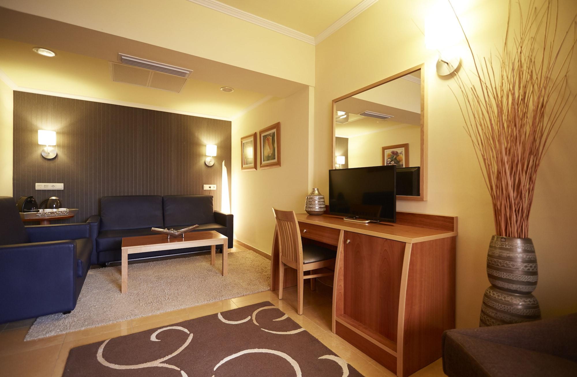 Invisa Hotel La Cala (Adults Only) Santa Eularia des Riu Ngoại thất bức ảnh