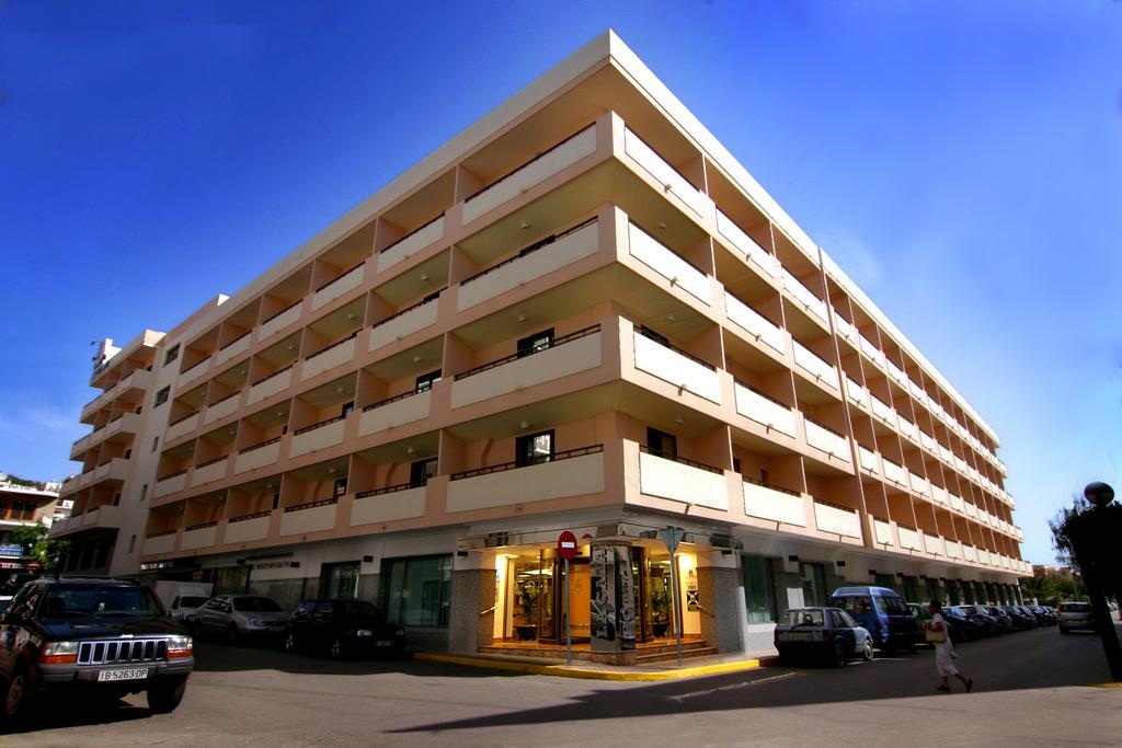 Invisa Hotel La Cala (Adults Only) Santa Eularia des Riu Ngoại thất bức ảnh