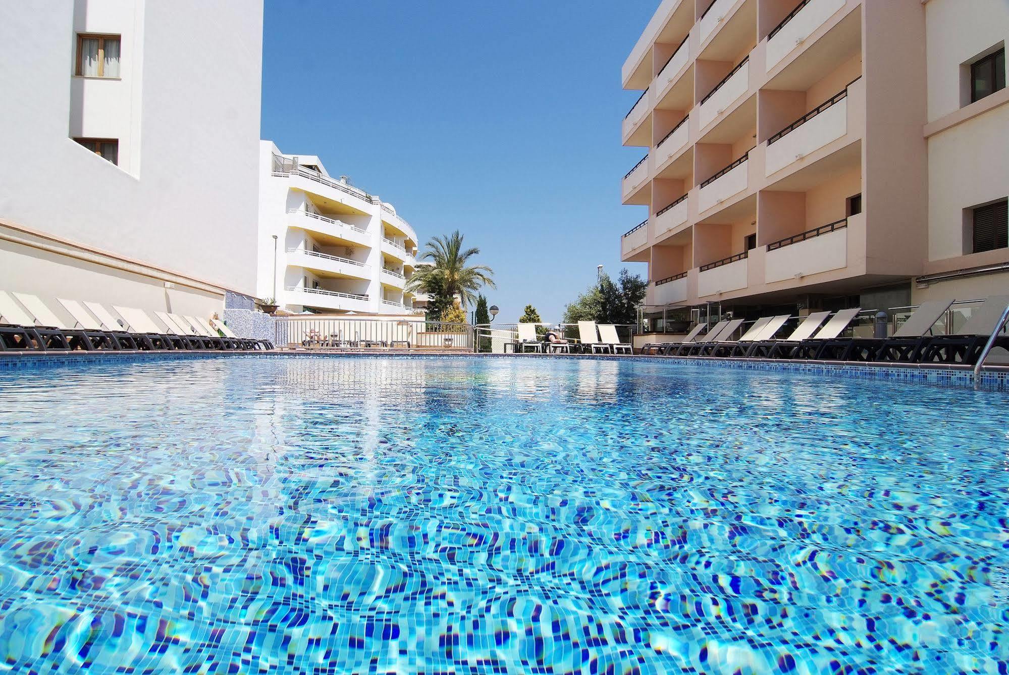 Invisa Hotel La Cala (Adults Only) Santa Eularia des Riu Ngoại thất bức ảnh