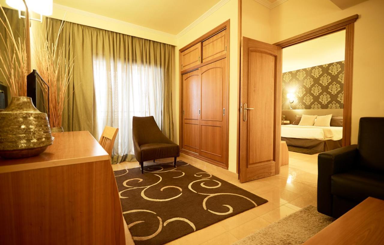 Invisa Hotel La Cala (Adults Only) Santa Eularia des Riu Ngoại thất bức ảnh